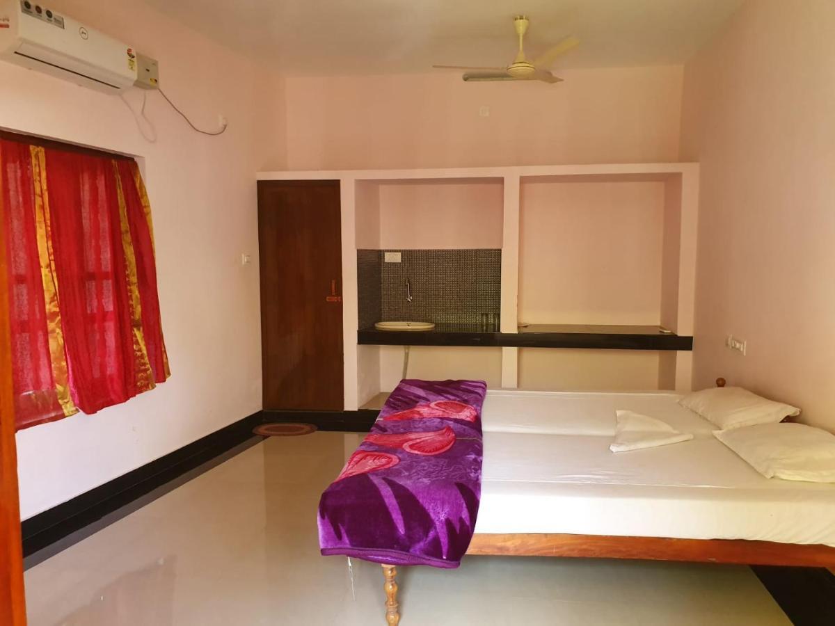 Thriphala Ayurveda Yogashram Apartment Thiruvananthapuram Luaran gambar